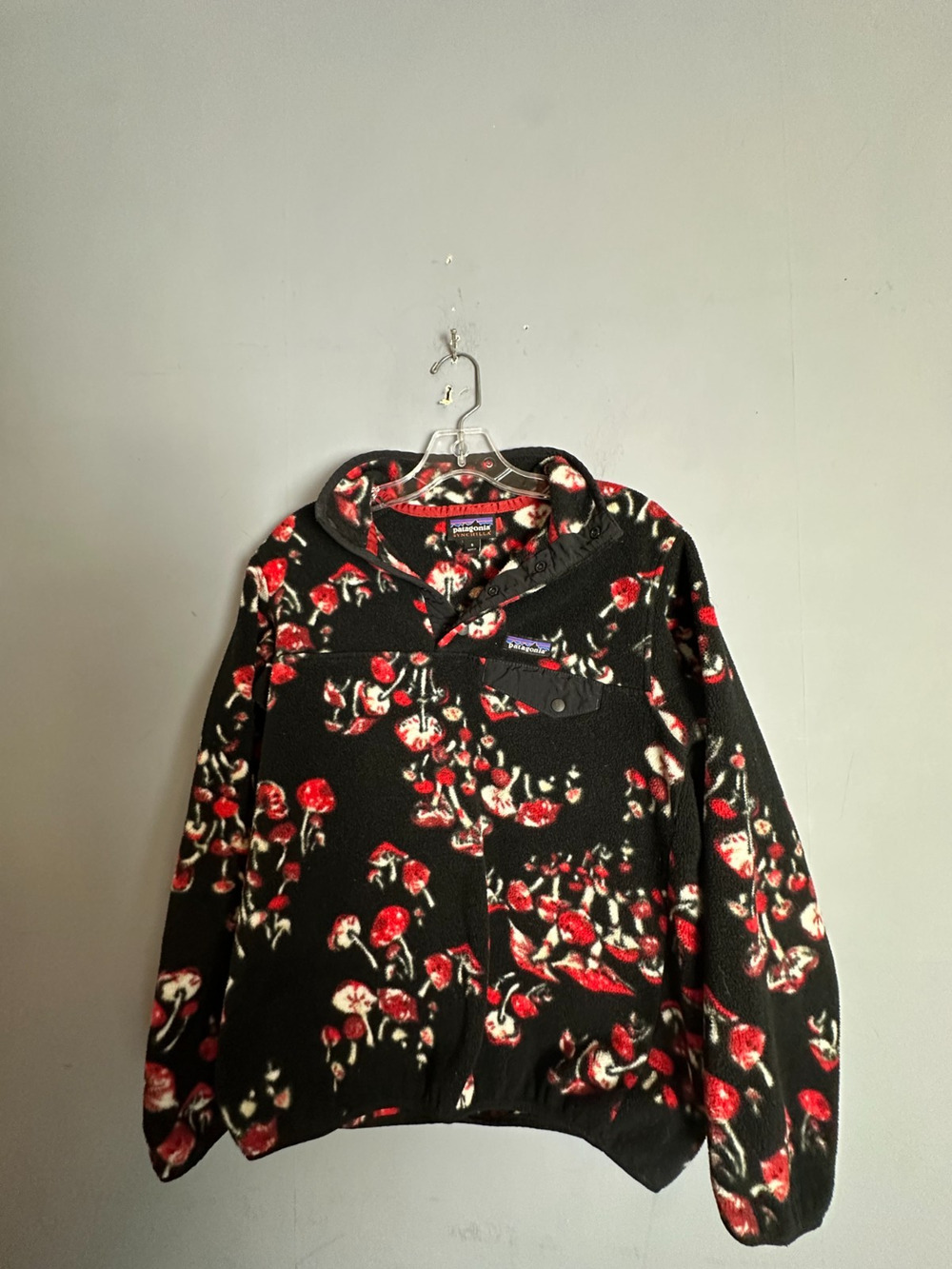 PATAGONIA Synchilla Black Mushroom Small Snap-T Pullover Fleece 1/4 Snap